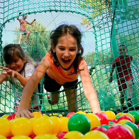 Belles Vacances En Bord De Mer Dans Camping 4 Etoiles Saint-Jean-de-Monts