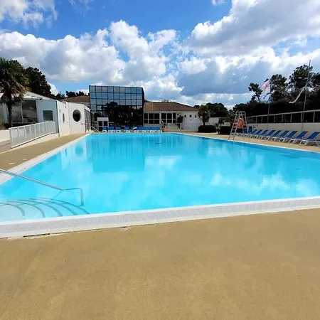 Holiday home Belles Vacances En Bord De Mer Dans Camping 4 Etoiles *