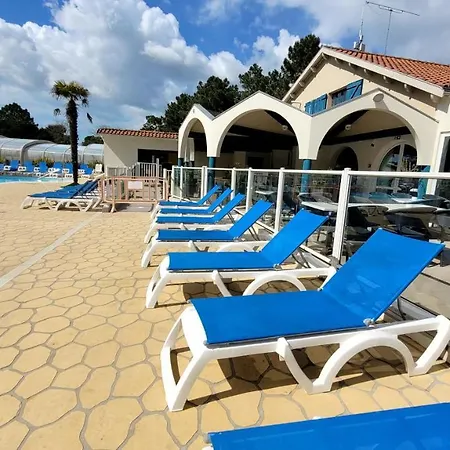 Holiday home Belles Vacances En Bord De Mer Dans Camping 4 Etoiles